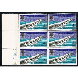 1968 Bridges 4d. Listed variety "weakness below and behind hi of prehistoric" SG 763 var.